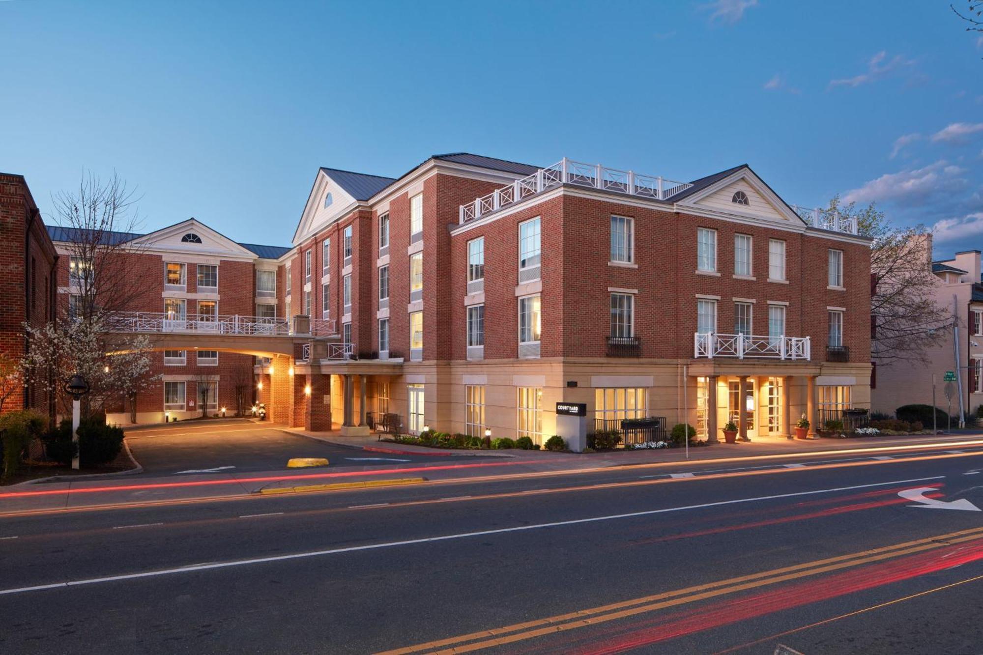 Courtyard By Marriott Charlottesville - University Medical Center Exterior photo